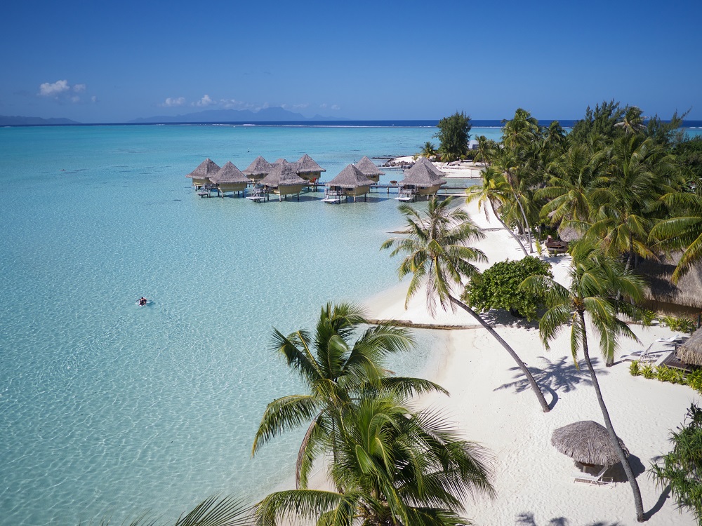 BOB Intercontinental Moana. View. Beach